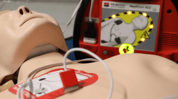 Defibrillator Simulator Software for Medical Students Infirmary Integrated